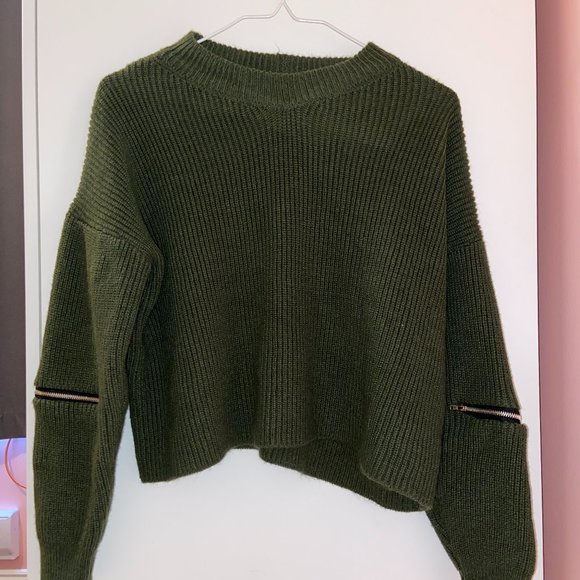 [2-Piece] Cropped Knit Sweaters | White + Green - Picture 2 of 15